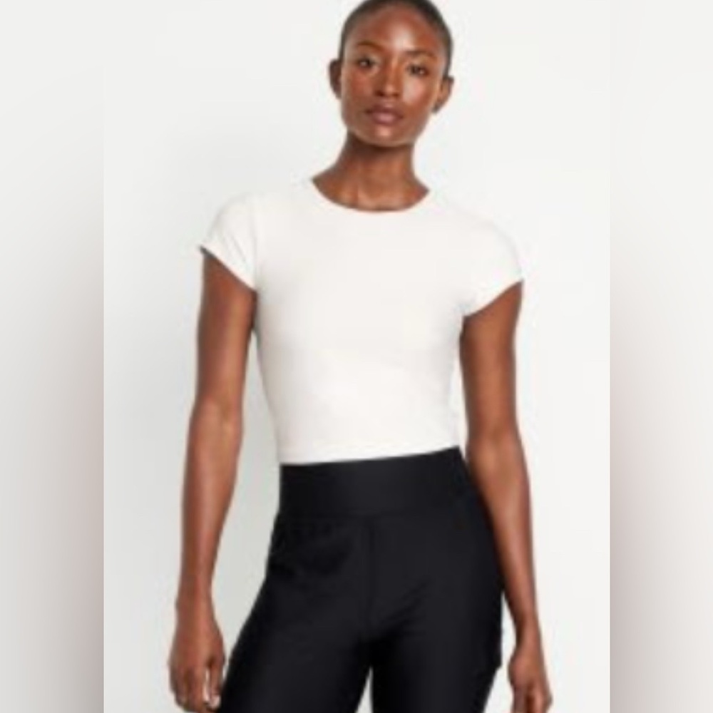 Old Navy White Short Sleeve Tee
